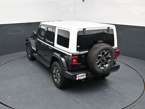 New 2026 Jeep Wrangler Unlimited Sahara AWD/4WD image 32