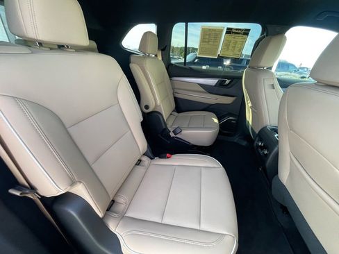 Used 2025 Buick Enclave Preferred image 29