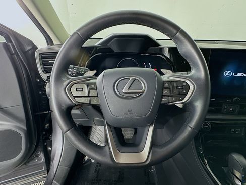 Used 2024 Lexus NX 250 FWD image 11