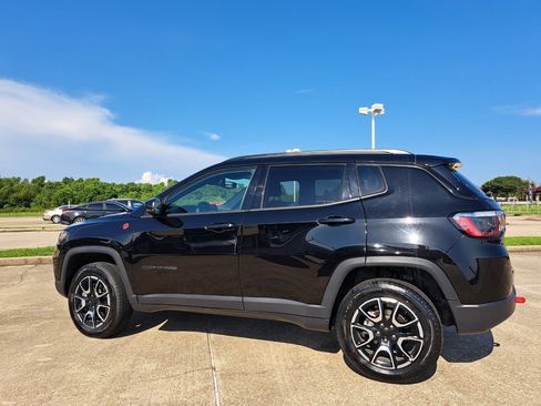 Used 2024 Jeep Compass Trailhawk AWD/4WD image 7