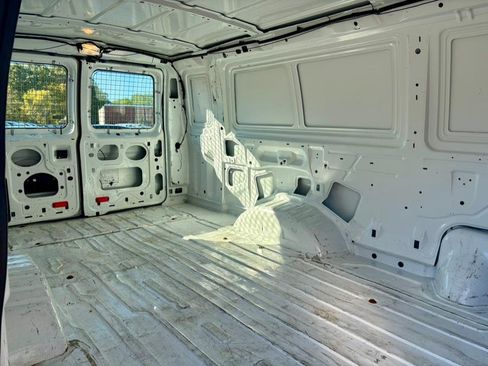 Used 2012 Ford E-250 and Econoline 250 Extended w/ PWR Group image 19