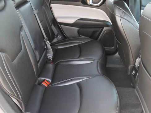 Used 2025 Jeep Compass Limited AWD/4WD image 16