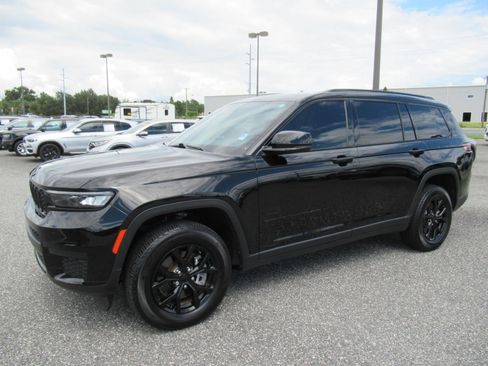 Used 2024 Jeep Grand Cherokee L Laredo AWD/4WD image 4