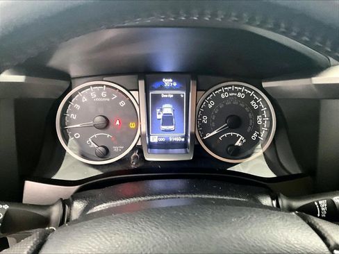 Used 2018 Toyota Tacoma SR5 image 25