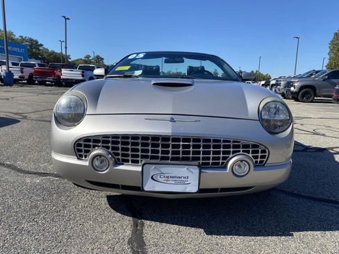 Used 2005 Ford Thunderbird Deluxe image 4