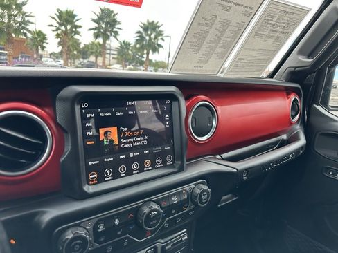 Used 2019 Jeep Wrangler Unlimited Rubicon image 22