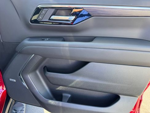 New 2026 Chevrolet Tahoe Z71 w/ Z71 Off-Road Package AWD/4WD image 9