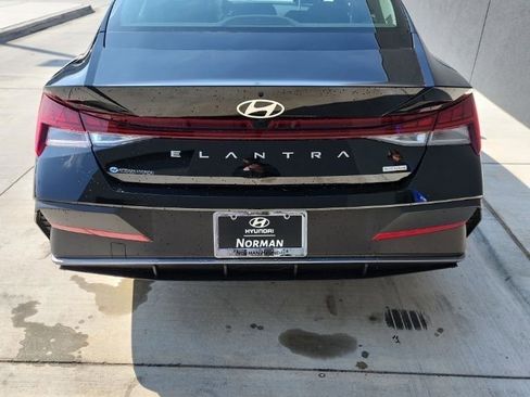 New 2026 Hyundai Elantra Hybrid FWD image 6