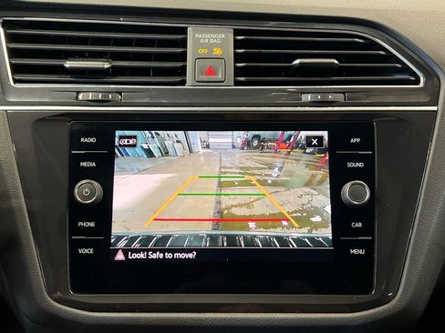Used 2022 Volkswagen Tiguan SE image 26