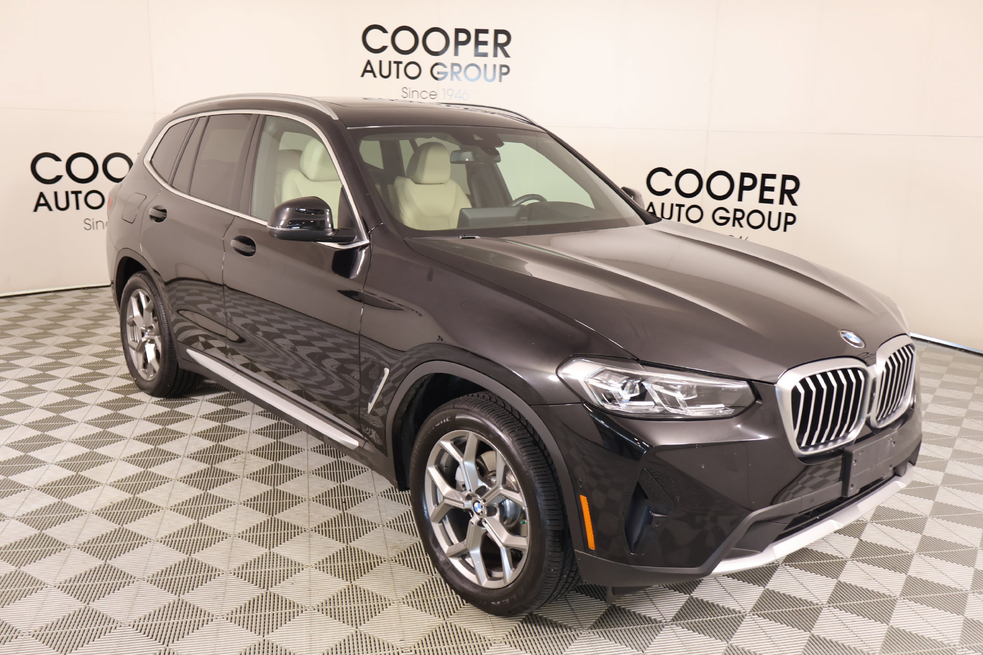 Used 2023 BMW X3 xDrive30i w/ Premium Package AWD/4WD image 1