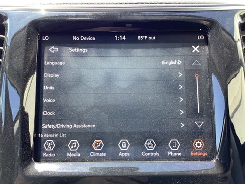 Used 2019 Jeep Cherokee Limited AWD/4WD image 25