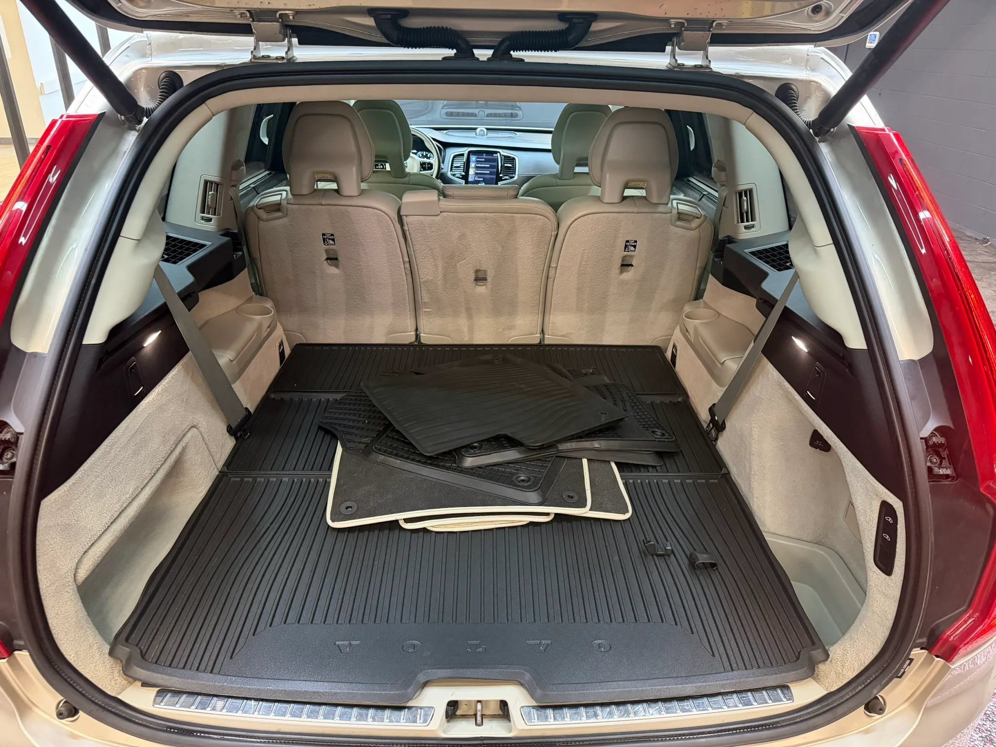 Used 2016 Volvo XC90 T6 Inscription AWD/4WD image 22