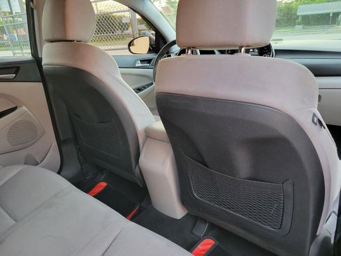 Used 2019 Hyundai Tucson SE image 12