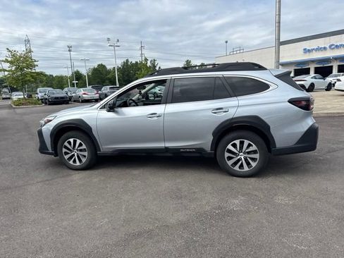 Used 2024 Subaru Outback Premium AWD/4WD image 12