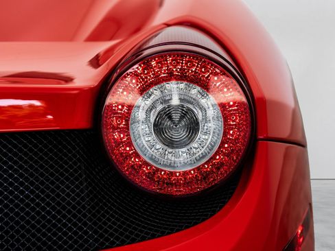 Used 2012 Ferrari 458 Italia Coupe RWD image 23