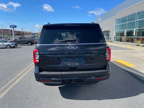 Used 2023 Ford Expedition Max Limited image 4