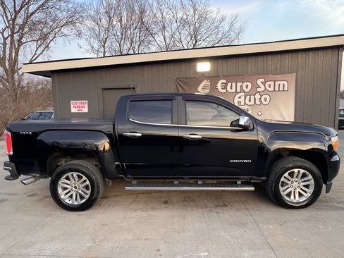 Used 2017 GMC Canyon SLT image 8