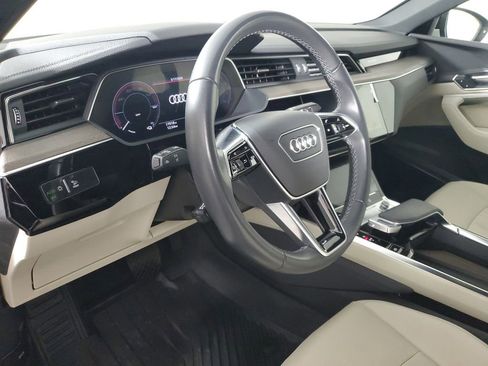 Used 2024 Audi Q8 e-tron Premium Plus w/ Premium Plus Package image 23