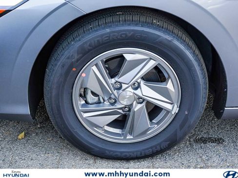 New 2026 Hyundai Elantra SE FWD image 10