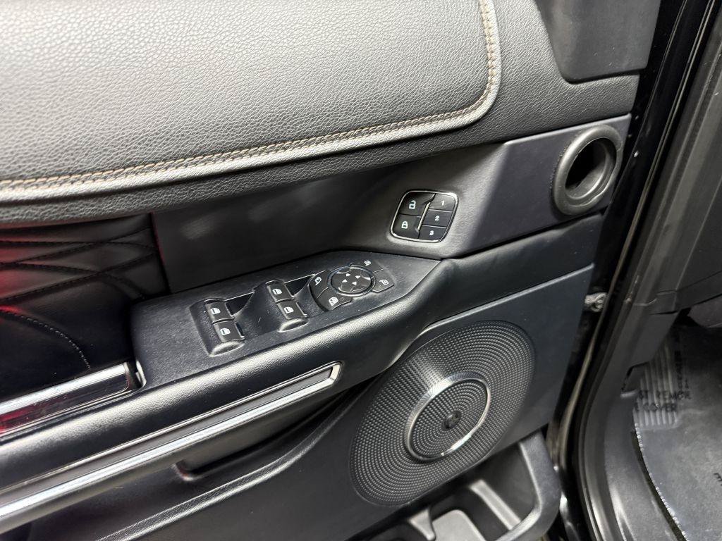 Used 2019 Ford Expedition Max Platinum AWD/4WD image 29