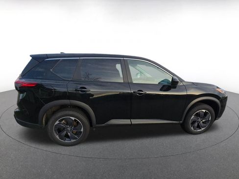 Used 2025 Nissan Rogue SV image 8