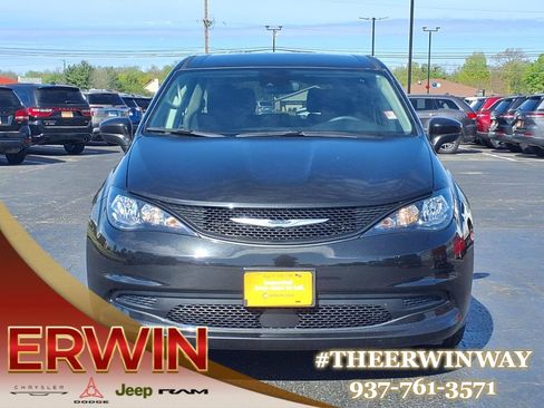 Certified 2023 Chrysler Voyager LX FWD image 8