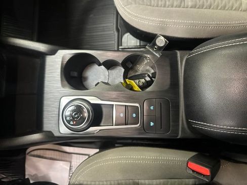 Used 2022 Ford Escape SE w/ SE Sport Appearance Package AWD/4WD image 17
