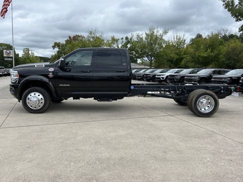 New 2024 RAM 5500 Laramie image 5