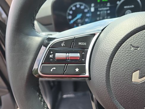 Used 2024 Kia Seltos EX FWD image 16