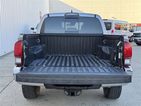 Used 2019 Toyota Tacoma TRD Off-Road image 32