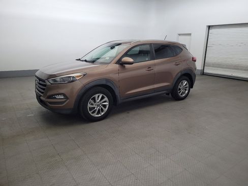 Used 2016 Hyundai Tucson SE w/ Option Group 02 FWD image 2