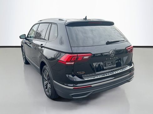 Used 2024 Volkswagen Tiguan SE image 5