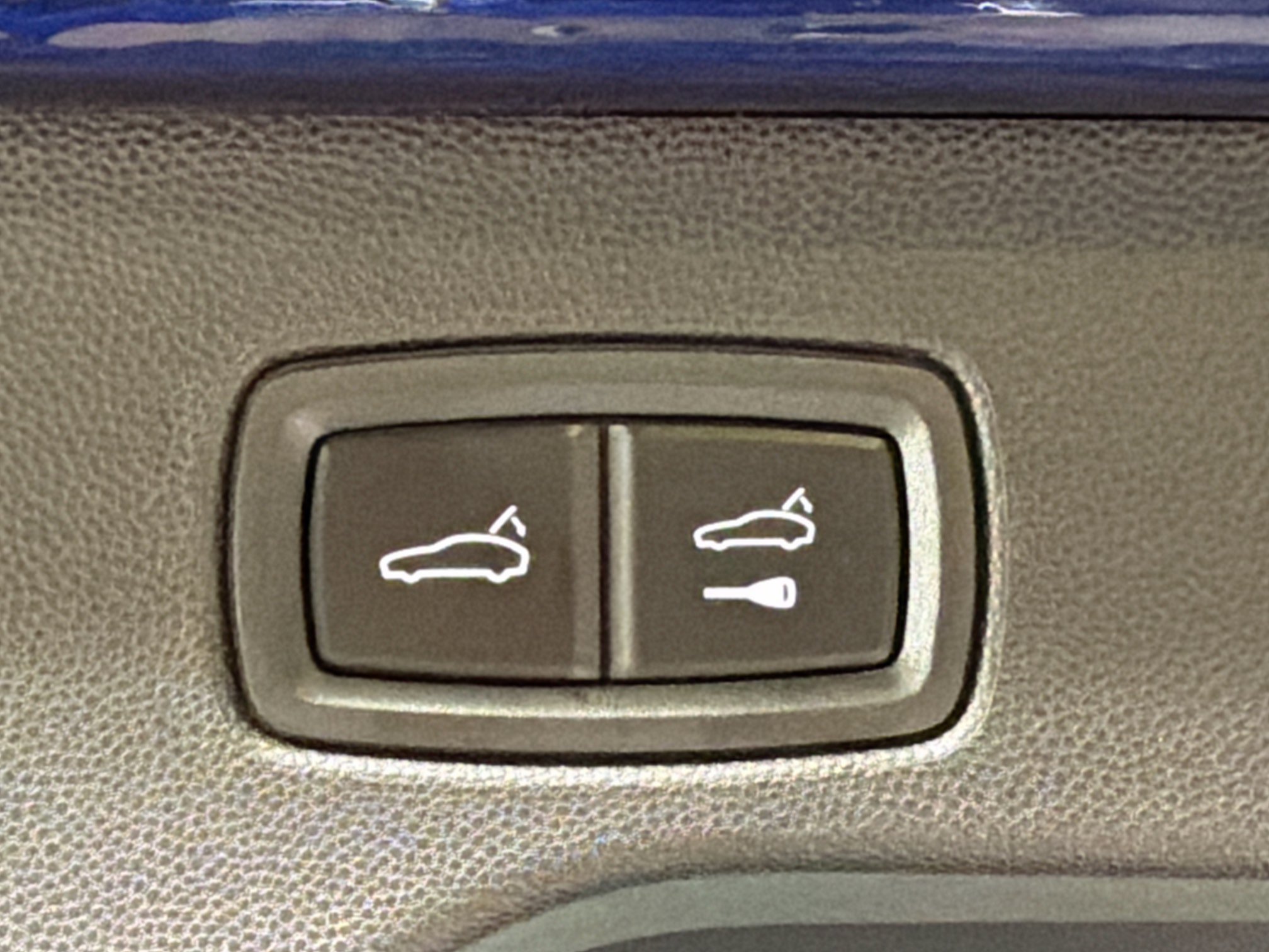 Certified 2026 Porsche Macan 4S Electric AWD/4WD image 15