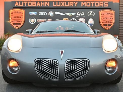 Used 2006 Pontiac Solstice Convertible w/ Premium Package image 2