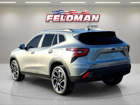 Used 2024 Chevrolet Trax RS w/ Driver Confidence Package FWD image 3