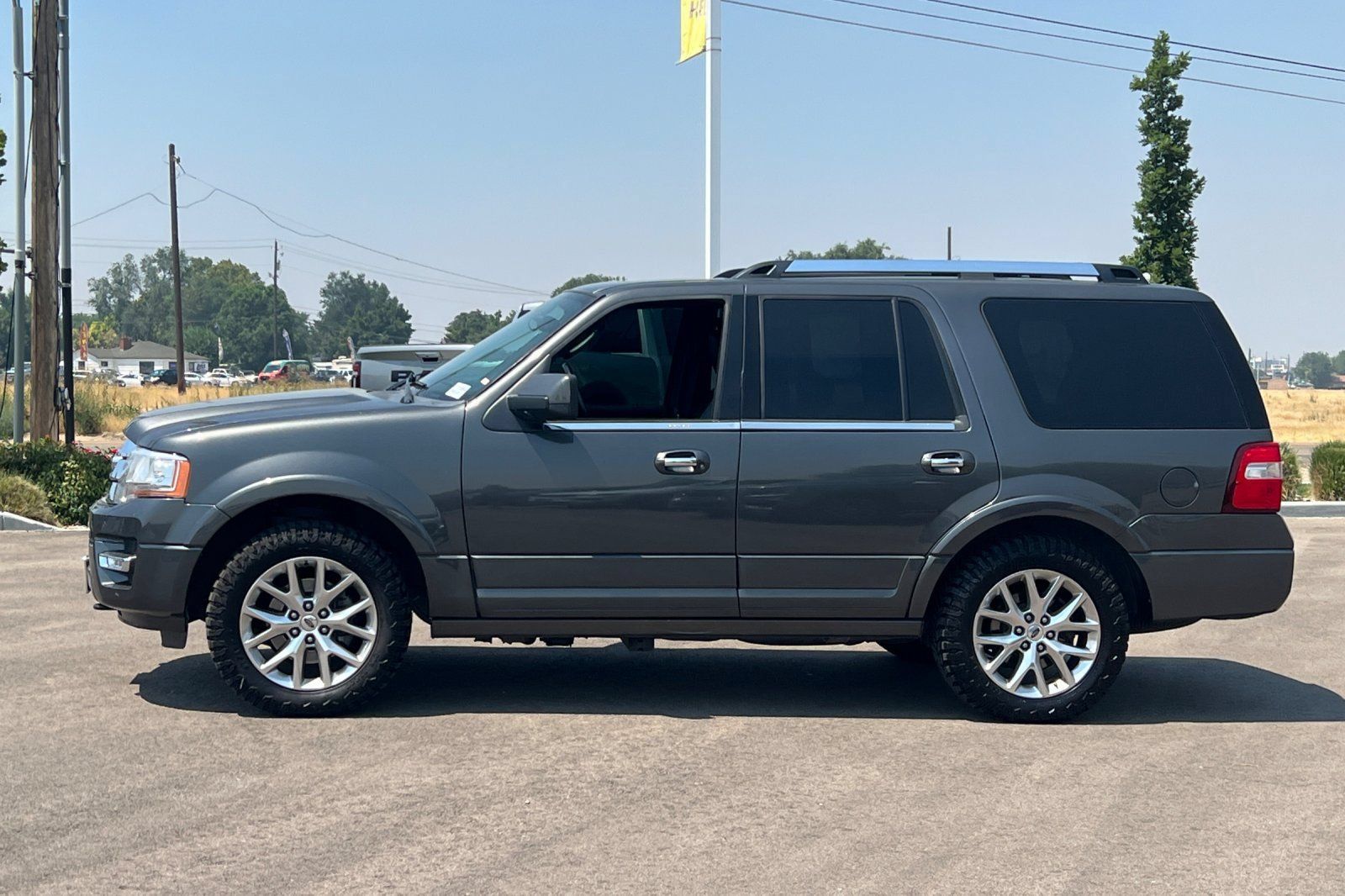 Used 2015 Ford Expedition Limited w/ Equipment Group 301A AWD/4WD image 7