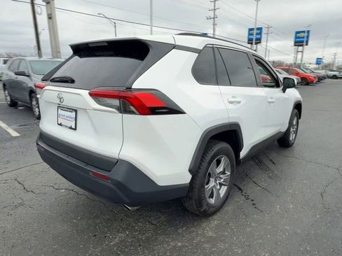 Used 2022 Toyota RAV4 XLE AWD/4WD image 8