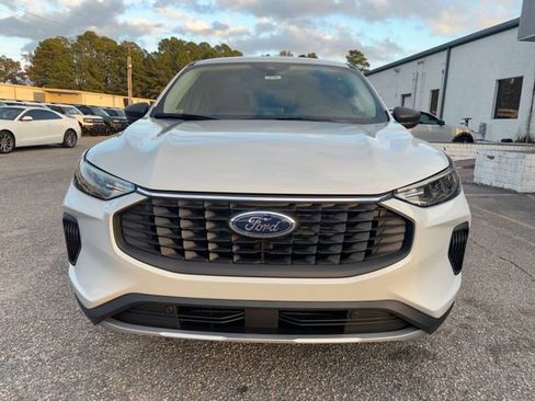 New 2026 Ford Escape Active image 2