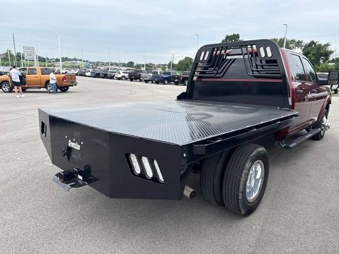 Used 2024 RAM 3500 Tradesman w/ Chrome Appearance Group AWD/4WD image 4