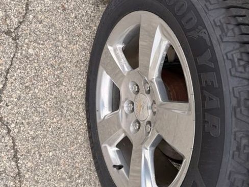 Used 2019 Chevrolet Tahoe LT w/ Luxury Package AWD/4WD image 28