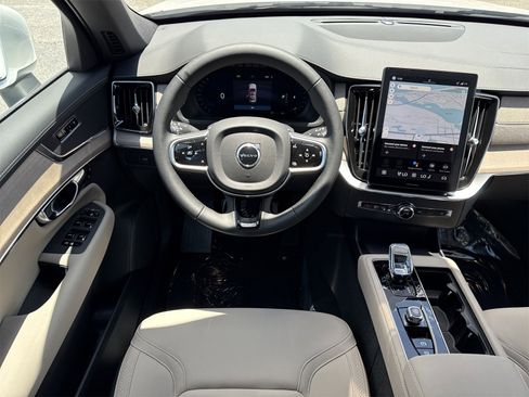 New 2026 Volvo XC90 B6 Core w/ Protection Package image 17