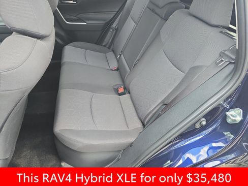 Used 2025 Toyota RAV4 XLE image 19