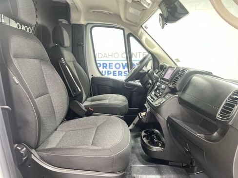 Used 2025 RAM ProMaster 2500 w/ U-Haul Equipment Group FWD image 21