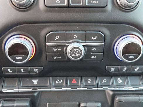 Used 2022 Chevrolet Silverado 2500 LTZ w/ LTZ Convenience Package image 24