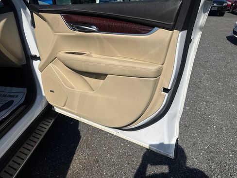 Used 2017 Cadillac XT5 Luxury AWD/4WD image 32