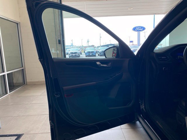 Used 2025 Ford Escape ST-Line FWD image 10