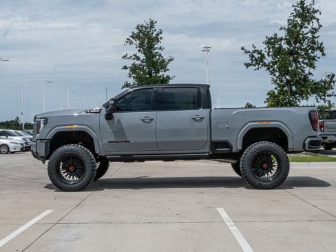 Used 2024 GMC Sierra 2500 AT4 w/ AT4 Premium Plus Package AWD/4WD image 6