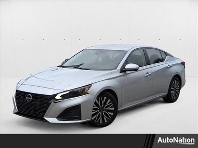 Used 2023 Nissan Altima 2.5 SV