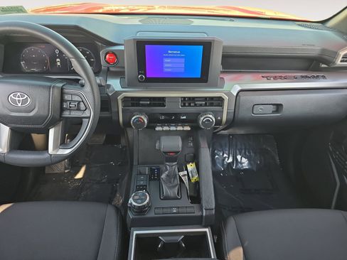 Certified 2025 Toyota Tacoma TRD Off-Road AWD/4WD image 10