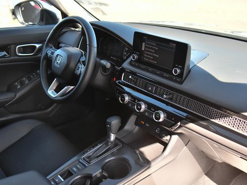 Used 2024 Honda Civic EX-L image 42